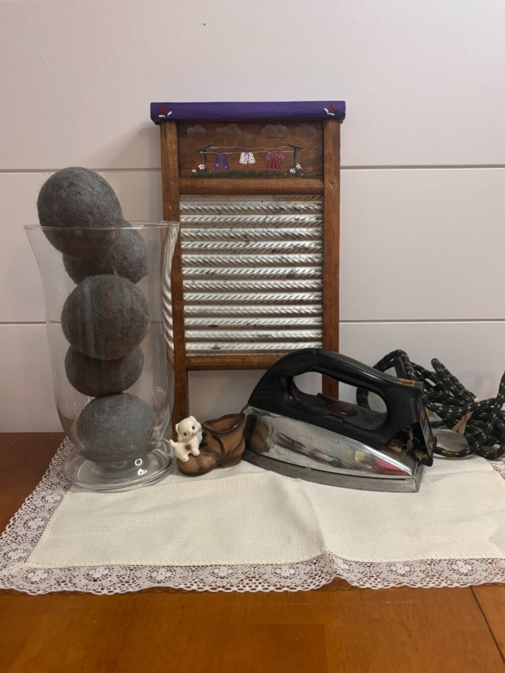 VTG Laundry Room Decor Set Alden-Maid Electric Iron Hand Painted Washboard